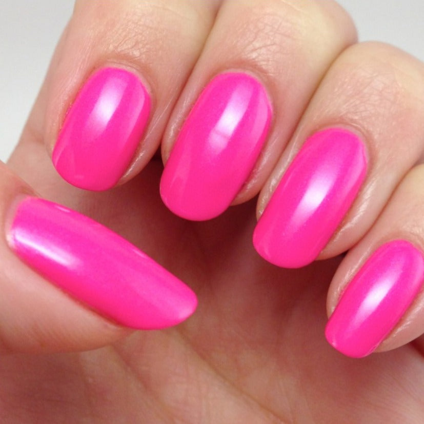Artificial Nails For Women: Transform Your Nails in Minutes